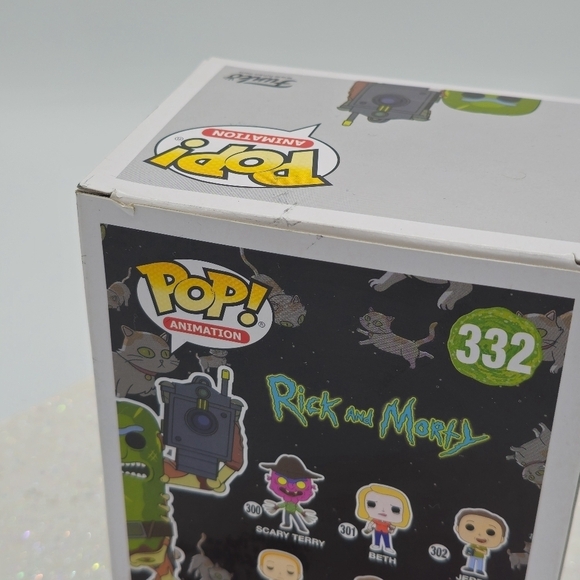 Funko POP! Rick and Morty Pickle Rick (with laser) #332 Vinyl Figure - Picture 5 of 7